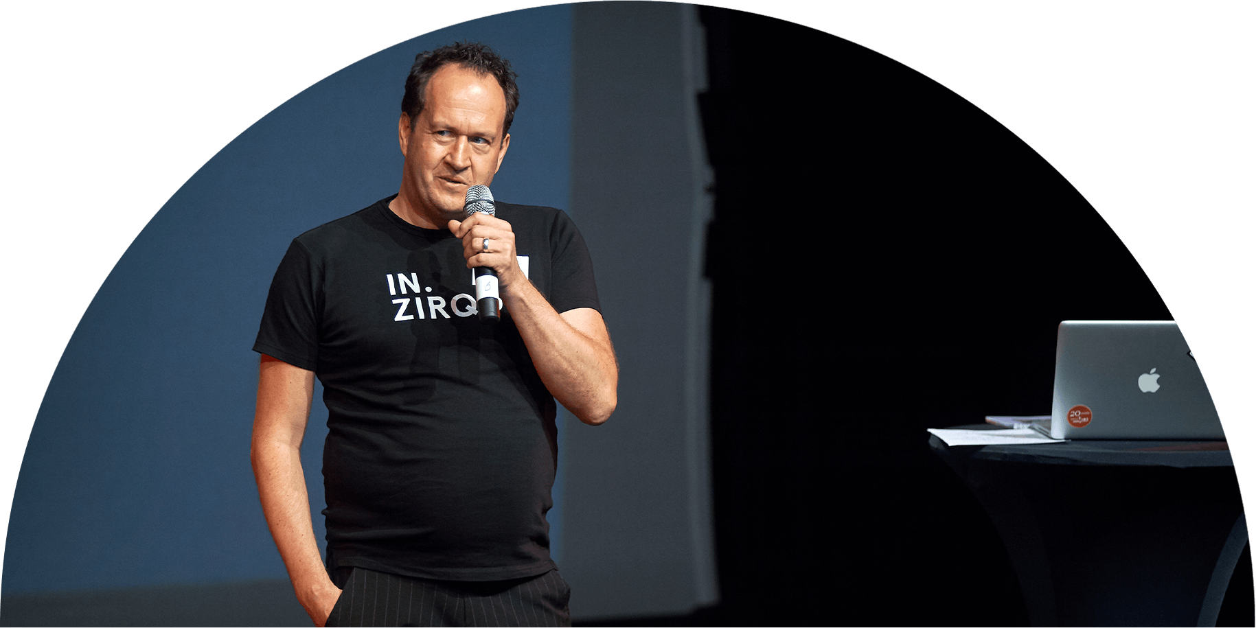 Michael Pigl hält einen Vortrag beim ZBK-Fachtag 2019 zur In.Zirque-Didaktik