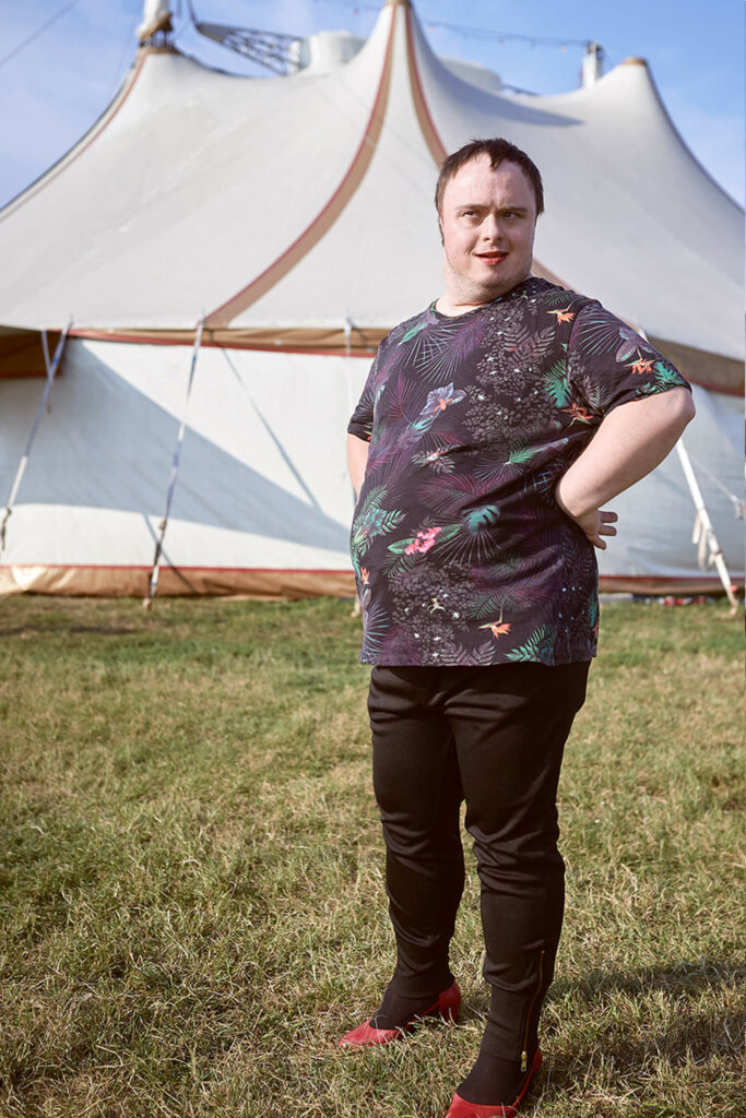 Christian Wollert im Kostüm für „WABI-SABI" bei dem Berlin Circus Festival.